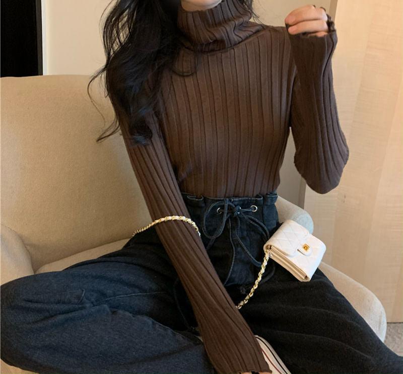 Rosa - Ribbed Turtleneck