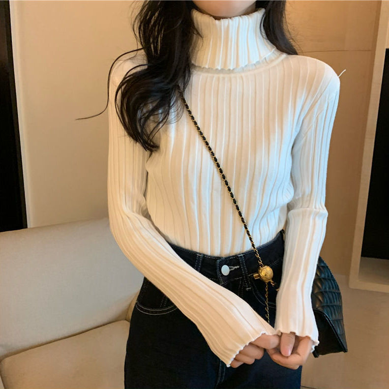 Rosa - Ribbed Turtleneck